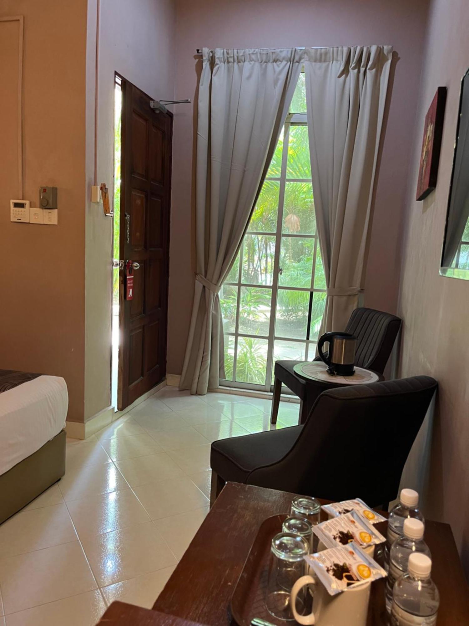 White Lodge Pantai Cenang  Exterior foto