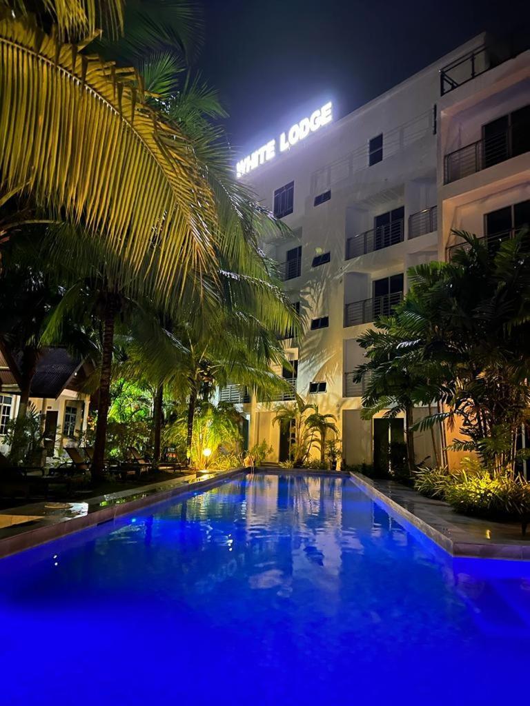 White Lodge Pantai Cenang  Exterior foto